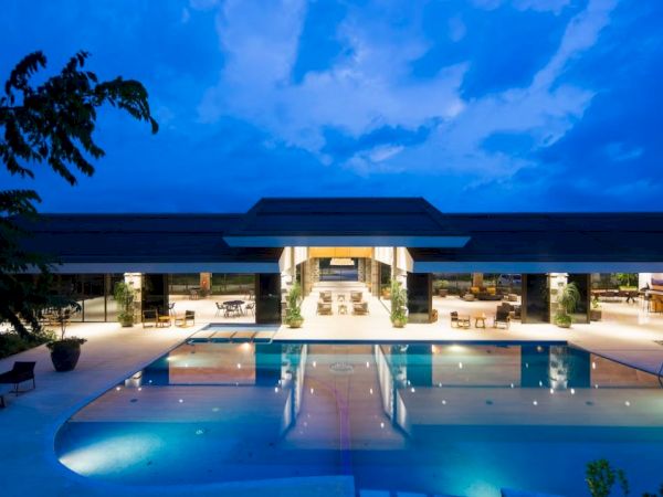 Hotel Theme
